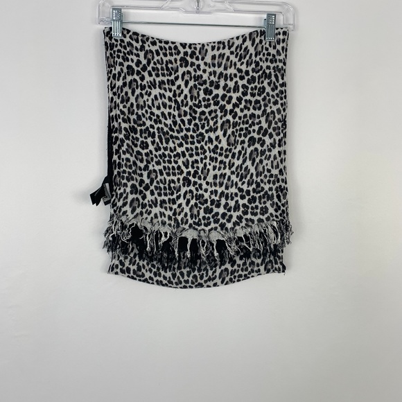 White House Black Market WHBM Shawl SCARF - Picture 6 of 8